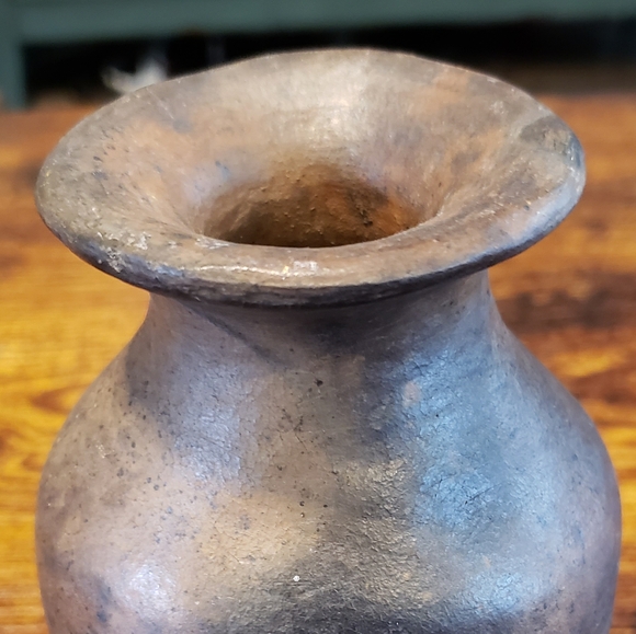 Primitive Handmade Black Clay Vase Unique Native American Pottery Raku Antique - Picture 6 of 12